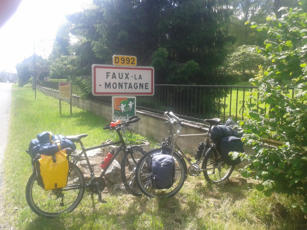 Arrivée à Faux la Montagne