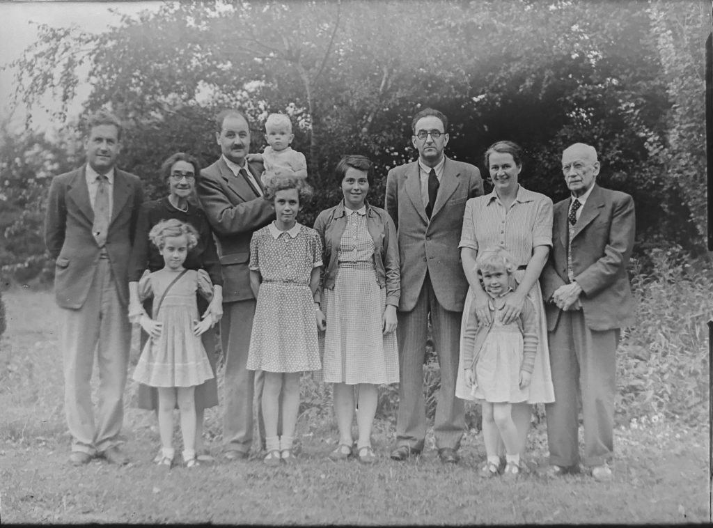 vieille photo de famille en noir et blanc