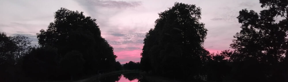 coucher de soleil sur le canal